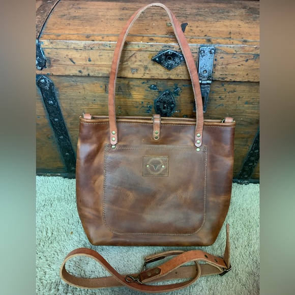 Handbags - Coastal hillbilly bucket tote bag, Texas tan